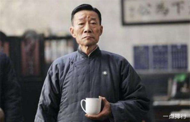 李雪健