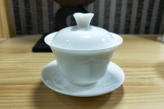 常见的七大材质的茶具优缺点，用什么材质的茶具泡茶最好？