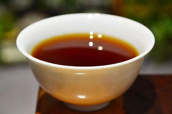 茶叶和水一直泡着好吗，茶叶泡几个小时不能喝？