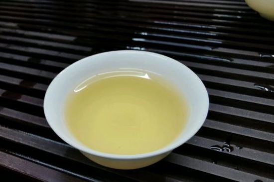 女人品茶的优雅句子，表达品茶闻香的句子