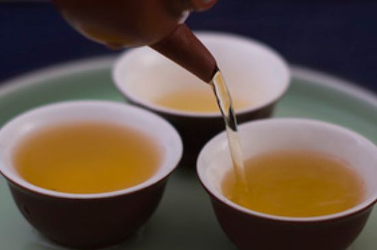 喝完茶反扣茶杯是什么意思，喝完茶走人可以扣杯子吗？