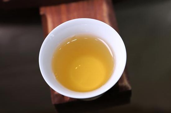 凤凰窝茶多少钱一公斤，墨江凤凰窝古树茶价格（三万一公斤）