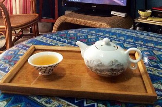 进门见茶台风水，一进门看见茶台好不好？