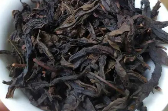 大红袍是大叶茶吗，大红袍武夷岩茶属于什么茶？