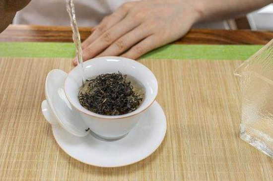 冷水泡茶骗局，为什么不能冷水泡茶？