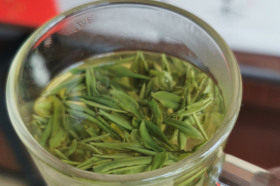 红茶和绿茶对胃哪个好，喝红茶还是绿茶对胃好？