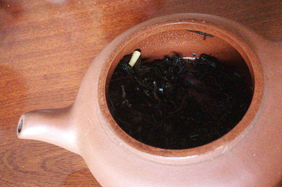 陕西茯砖茶功效与作用，什么人不能喝茯茶？