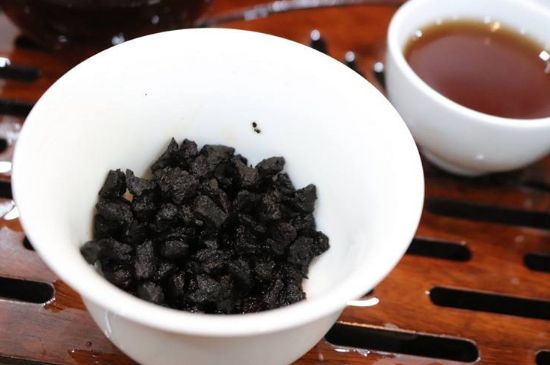 茶化石糯米普洱有什么功效，喝糯米普洱茶的好处和坏处