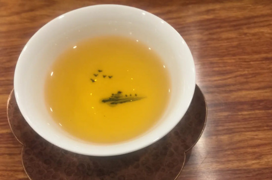 茶叶味道淡好还是重好，茶喝浓的好还是淡的好？