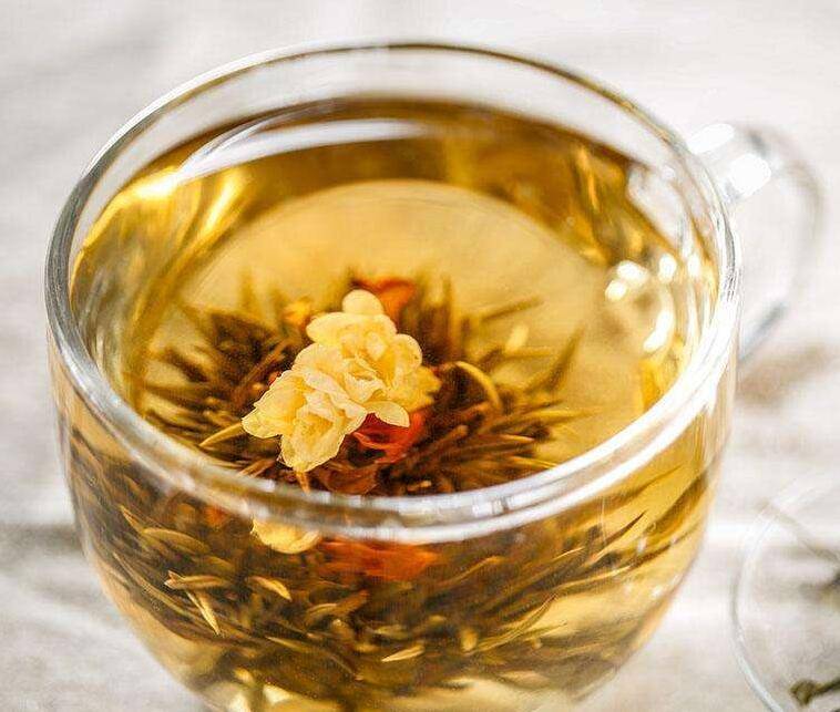 茉莉花茶有什么功效,具有清热解毒、理气安神等功效